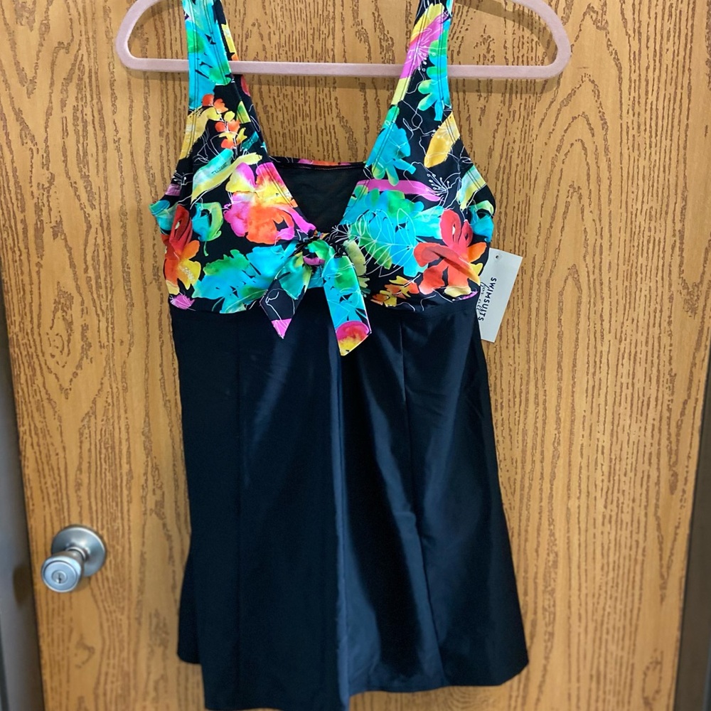 NWT Swimsuits For All Tie Front Vneck Swimdress Floral print - Picture 3 of 6